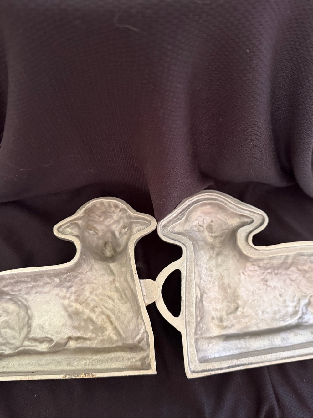 VINTAGE ANTIQUE Cast Aluminum lamb Easter Mold Chocolate Candy Collectable - Picture 2 of 9